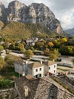 MAKRIS Papigo luxury suites