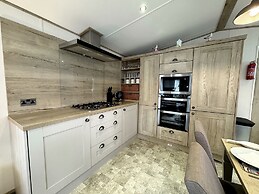 Hopton Lodge Retreat