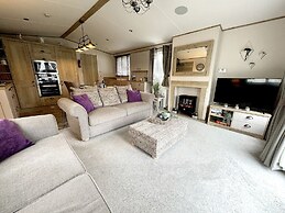 Hopton Lodge Retreat