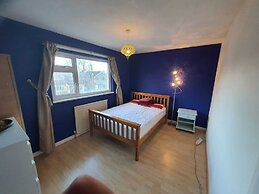 Detached 4-bed House in Leeds