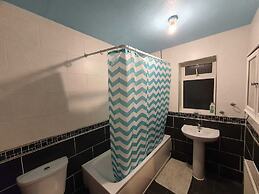 Detached 4-bed House in Leeds