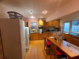 Detached 4-bed House in Leeds