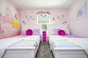 4Bd W/ Private Pool & Free Waterpark @ Storey Lake 2461