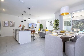 4Bd W/ Private Pool & Free Waterpark @ Storey Lake 2461