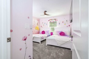 4Bd W/ Private Pool & Free Waterpark @ Storey Lake 2461