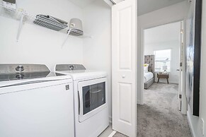 4Bd W/ Private Pool & Free Waterpark @ Storey Lake 2461