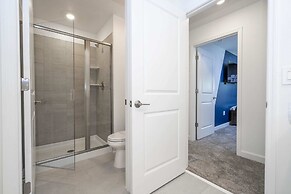 4Bd W/ Private Pool & Free Waterpark @ Storey Lake 2461