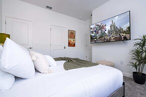 4Bd W/ Private Pool & Free Waterpark @ Storey Lake 2461