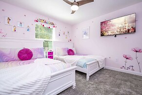 4Bd W/ Private Pool & Free Waterpark @ Storey Lake 2461