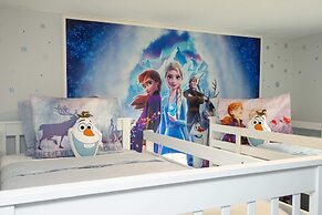 Fantastic 4 Bd W/ Pool @ Storey Lake Resort 2709