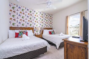 Marvelous 4 Bd Close To Disney At West Lucaya 8959