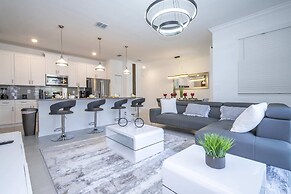 Stunning 4 Bd W/ Pool @ Storey Lake Resort 2613