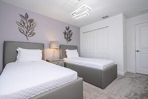 Stunning 4 Bd W/ Pool @ Storey Lake Resort 2613