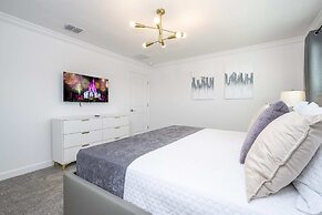 Stunning 4 Bd W/ Pool @ Storey Lake Resort 2613