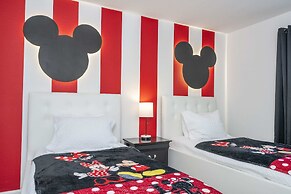 Stunning 4 Bd W/ Pool @ Storey Lake Resort 2613