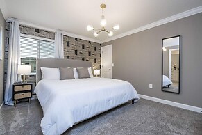 Stunning 5 Bd W/ Pool @ Storey Lake Resort 2400