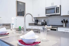 Stunning 5 Bd W/ Pool @ Storey Lake Resort 2400