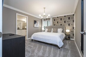 Stunning 5 Bd W/ Pool @ Storey Lake Resort 2400