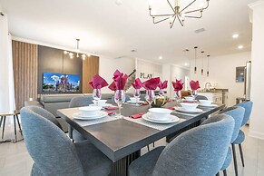 Stunning 5 Bd W/ Pool @ Storey Lake Resort 2400