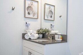 Stunning 5 Bd W/ Pool @ Storey Lake Resort 2400