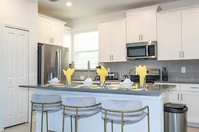 Stunning 5Bd Private Pool & Waterpark @ Champions Gate 8913