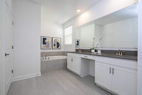 Stunning 5Bd Private Pool & Waterpark @ Champions Gate 8913