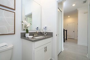 Stunning 5Bd Private Pool & Waterpark @ Champions Gate 8913