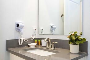 Stunning 5Bd Private Pool & Waterpark @ Champions Gate 8913