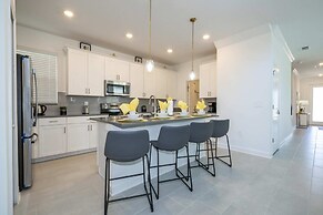 Stunning 5Bd W/ Pool Close To Disney At Champions Gate 8956