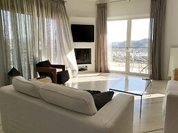 Libra - Luxurious Sea View Apartment