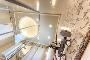 Leo - Unique Glyfada Apartment