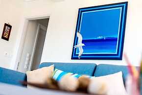 Leo - Unique Glyfada Apartment