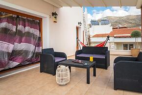 Leo - Unique Glyfada Apartment