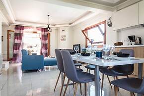 Leo - Unique Glyfada Apartment