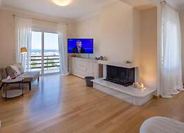 Rhea - Glyfada Sea View Apartment