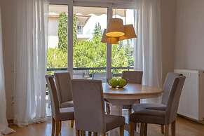 Rhea - Glyfada Sea View Apartment