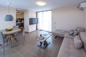 Solon - Deluxe City Center Apartment