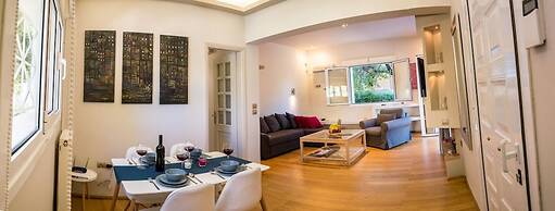 Aquarius - Glyfada Detached House