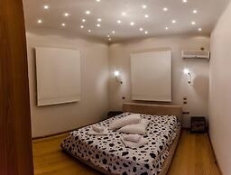 Aquarius - Glyfada Detached House