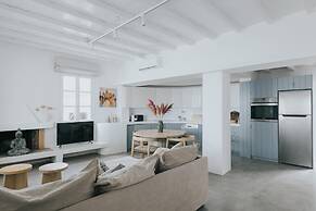 Mymykonos II Beachfront Villa