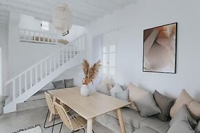 Mymykonos II Beachfront Villa