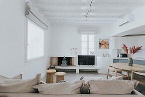 Mymykonos II Beachfront Villa