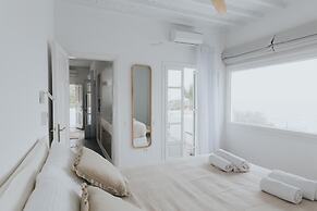 Mymykonos II Beachfront Villa