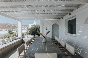 Mymykonos II Beachfront Villa