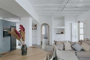 Mymykonos II Beachfront Villa