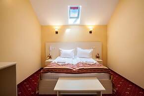 Hotel Extravagance