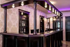 Hotel Extravagance
