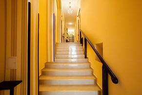 Hotel Extravagance
