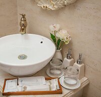 THE SILK GRAND PREMIUM HOTEL & SPA