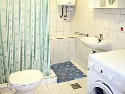 Apartment Serene Step From The Sea, Sleeps 5